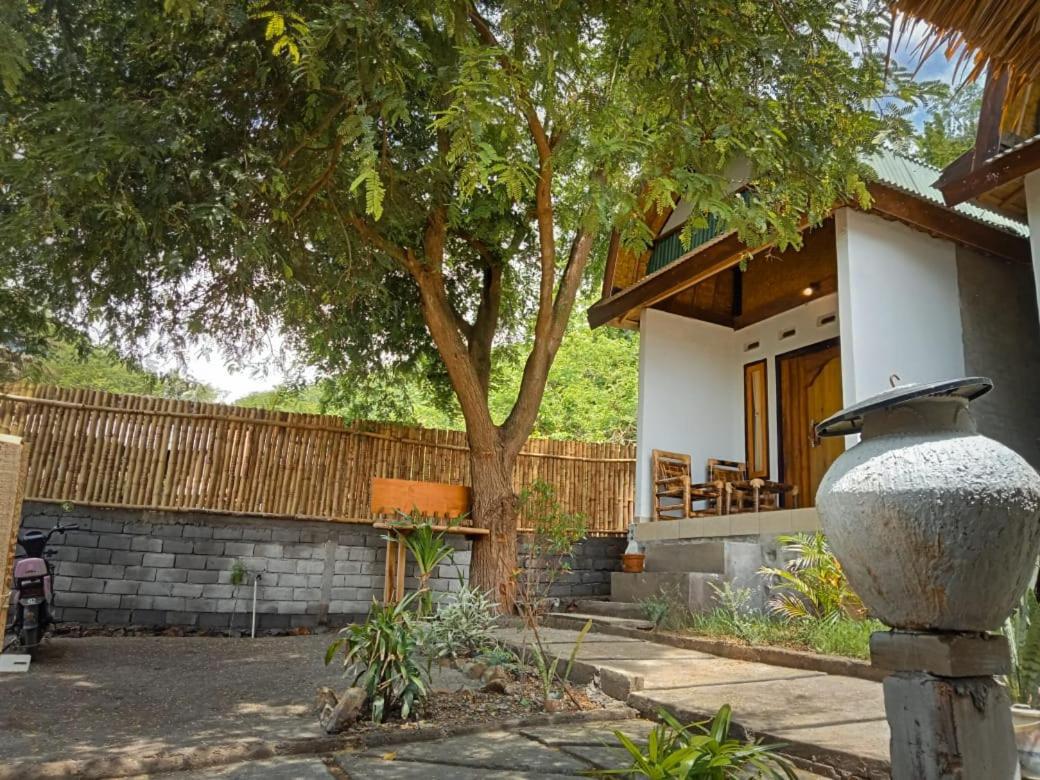 Diki Bungalows Kuta  Exteriör bild