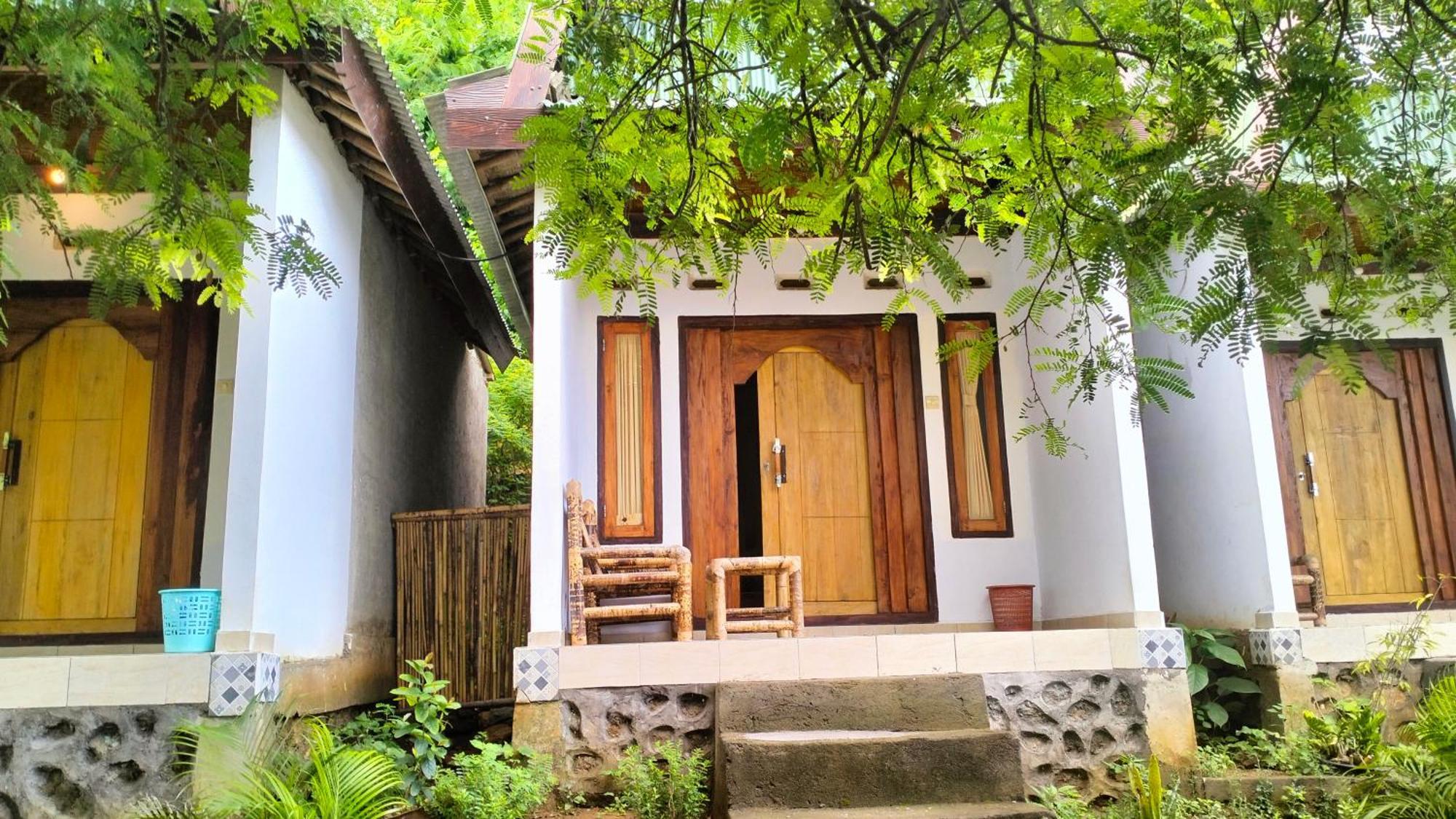 Diki Bungalows Kuta  Exteriör bild