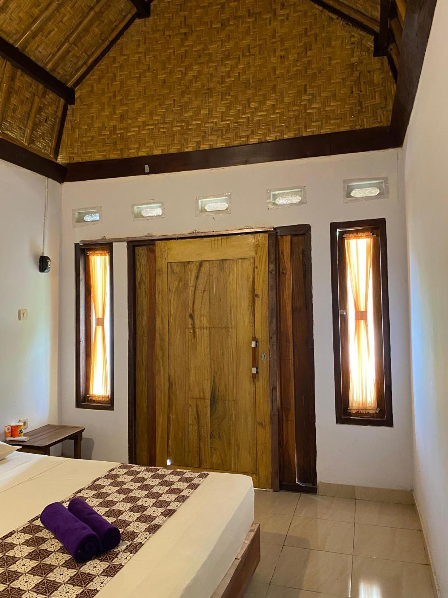 Diki Bungalows Kuta  Exteriör bild